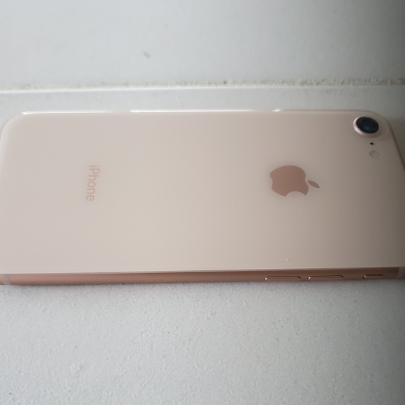 Unlocked Apple‎ iPhone 8 64GB Rose Gold - Picture 4 of 6
